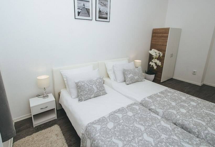 标准间, Hostel Globo