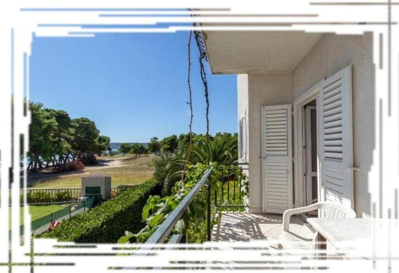 Номер Стандарт Вид на Море, Hostel Oktarin
