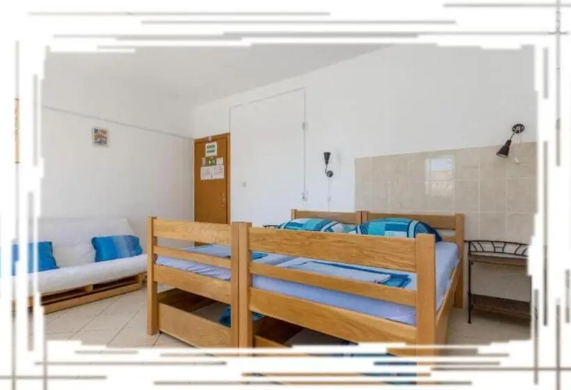 オーシャンビュースタンダードルーム, Hostel Oktarin