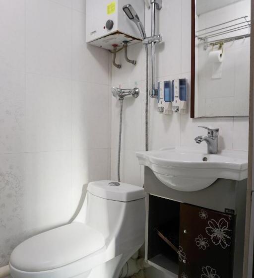 اتاق استاندارد چهار تخته, Hang Ho Hostel