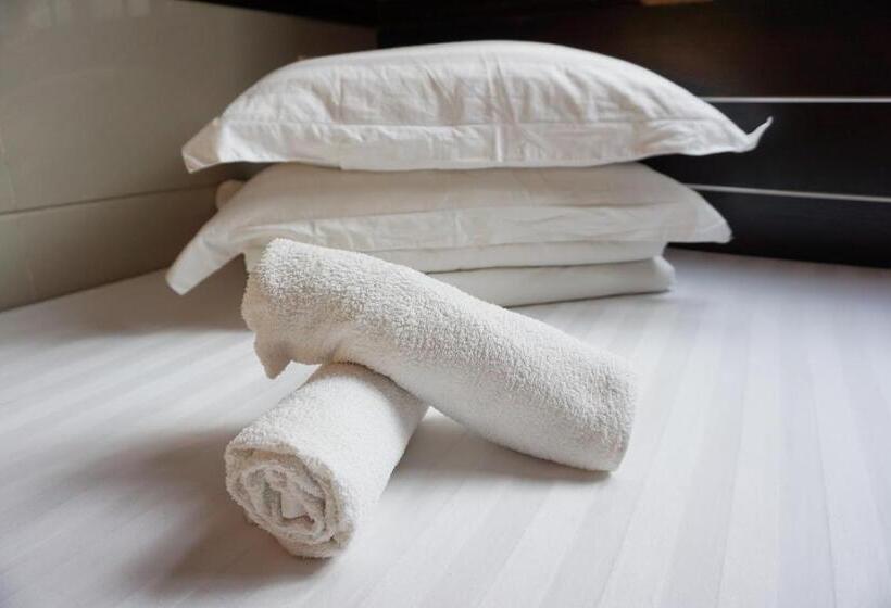 اتاق استاندارد چهار تخته, Hang Ho Hostel