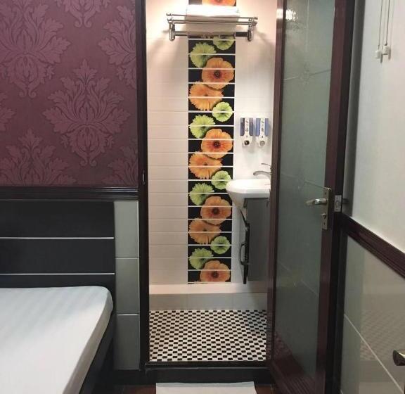 اتاق استاندارد یک نفره, Hang Ho Hostel