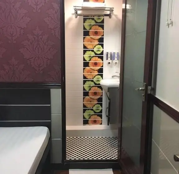 اتاق استاندارد یک نفره, Hang Ho Hostel