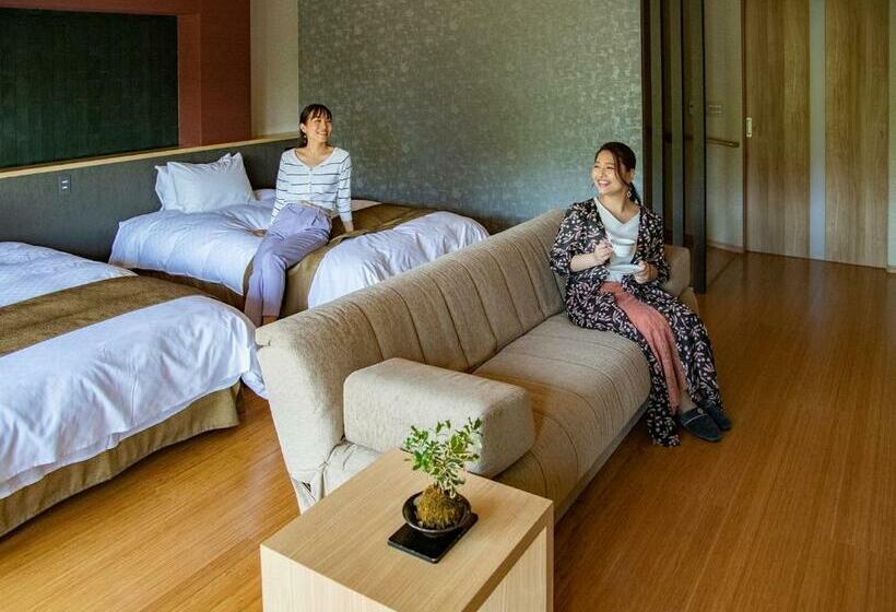 高级大房间, Oyanagi