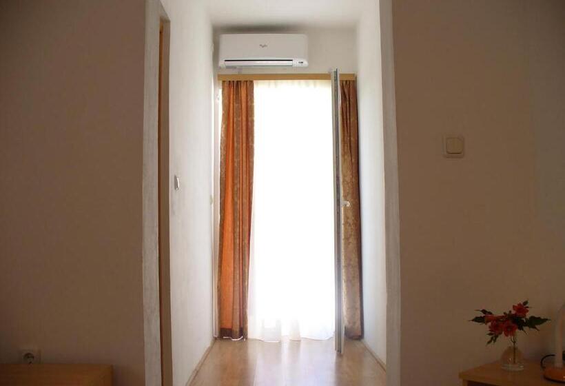 4인용 스탠다드 룸, Pansion Comfort Sidro