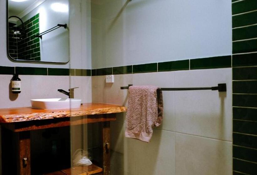 스탠다드 발코니 룸, Backpackers At 1770