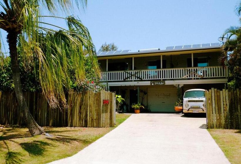 스탠다드 룸, Backpackers At 1770