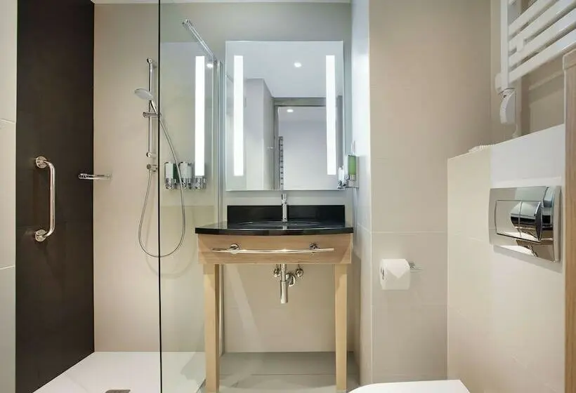 اتاق استاندارد, Hampton By Hilton Lublin