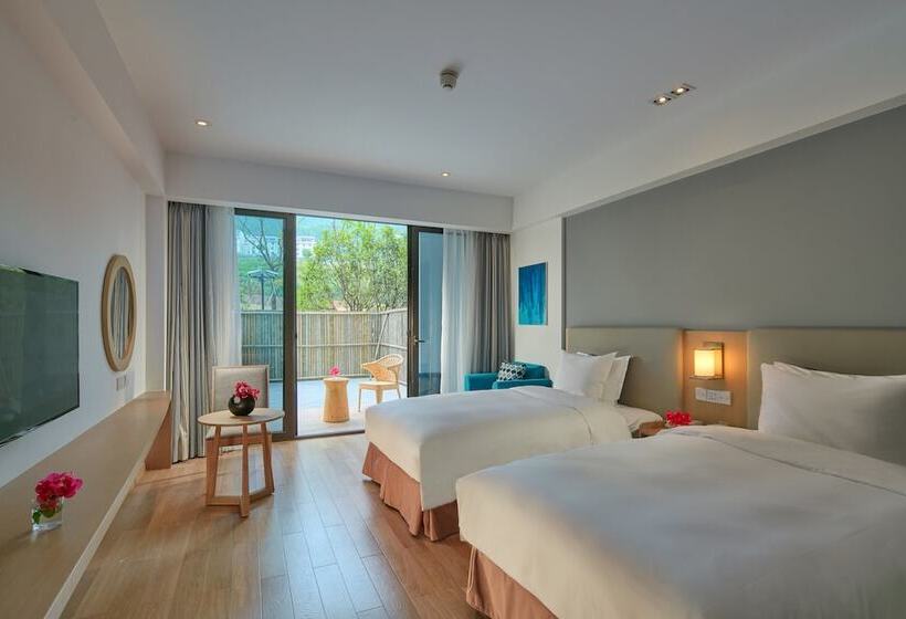 Номер Стандарт с Балконом, Holiday Inn Express Zhejiang Qianxia Lake, An Ihg