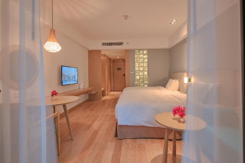 Номер Стандарт с Балконом, Holiday Inn Express Zhejiang Qianxia Lake, An Ihg