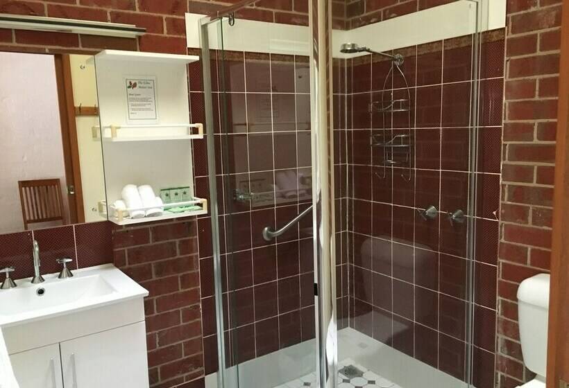 Семейный Номер, Elms Motor Inn