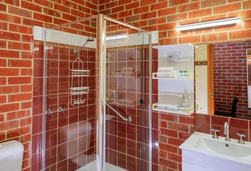 Номер Стандарт, Elms Motor Inn