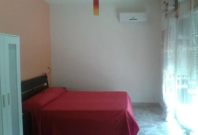 Pokój Standard Trzyosobowy, Driade B&b