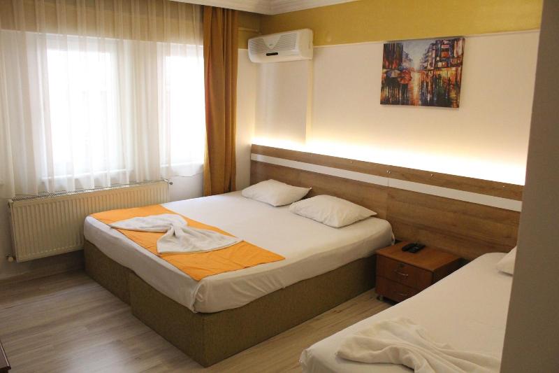 四人标准间, Grand Ece