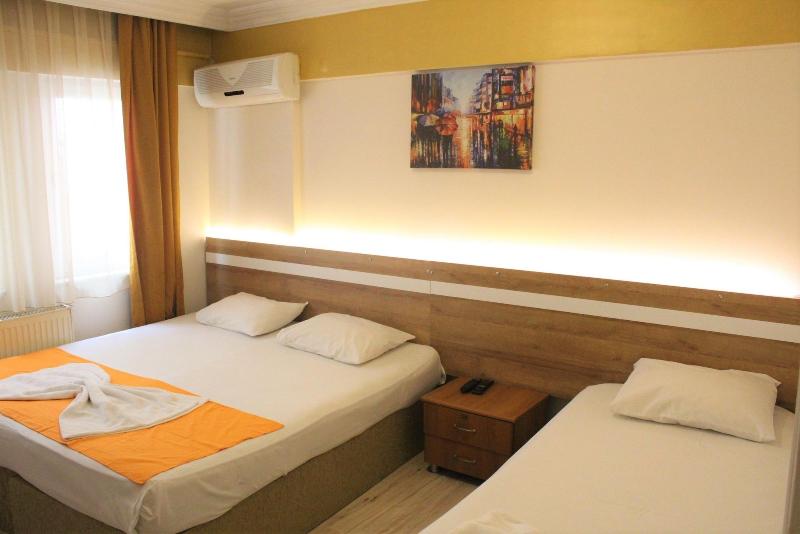 标准三人间, Grand Ece