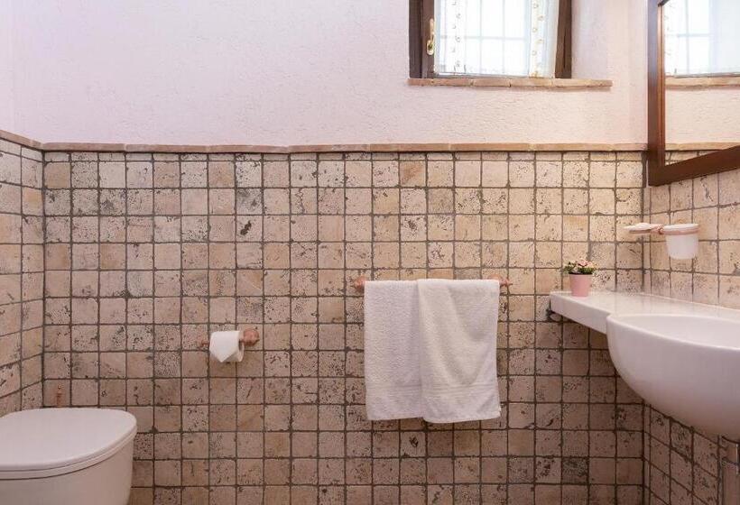 اتاق استاندارد چهار تخته, Agriturismo Colle Pu