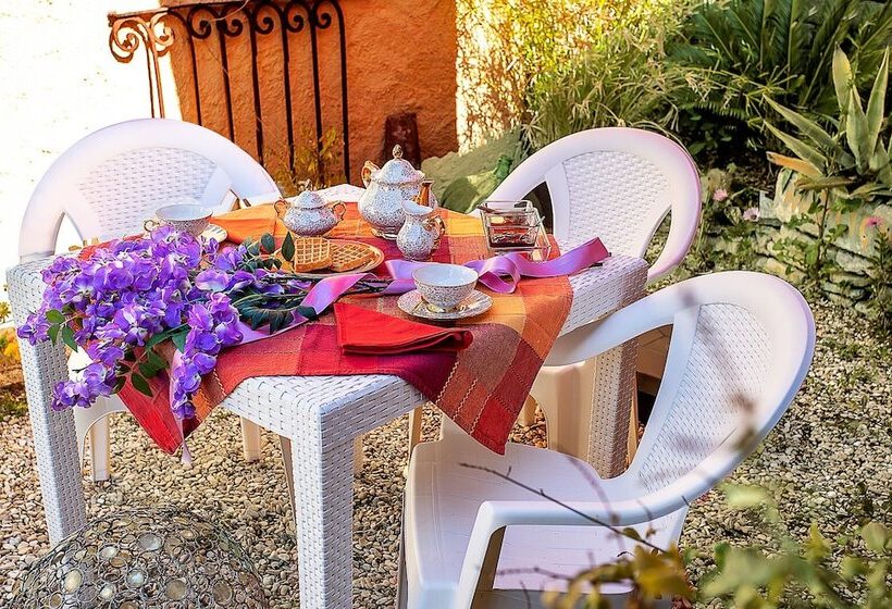 اتاق استاندارد سه نفره, B&b Glicine