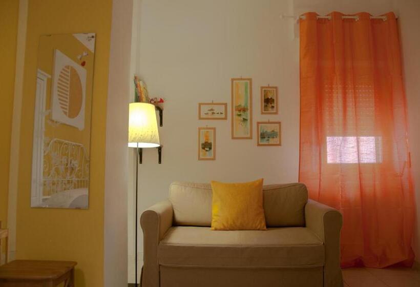 اتاق خانوادگی, B&b Le Comari Salentine