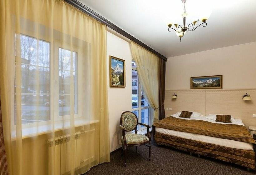 اتاق استاندارد, Gatchina