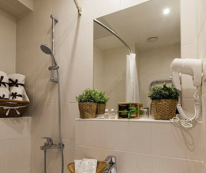 标准单人间, Gatchina