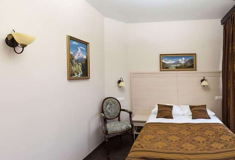 标准单人间, Gatchina