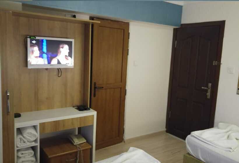 标准单人间, Grand Ece