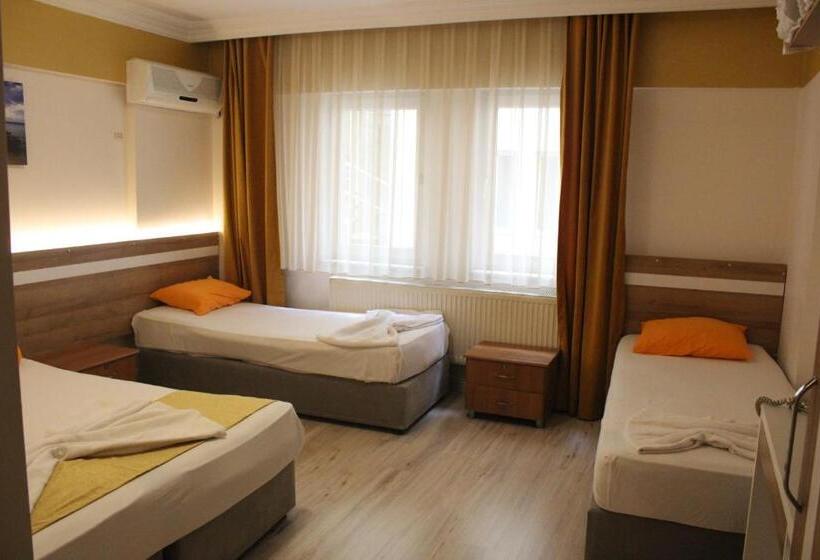 四人标准间, Grand Ece