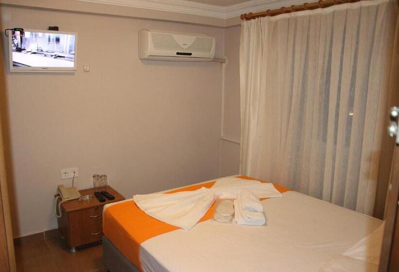 标准单人间, Grand Ece