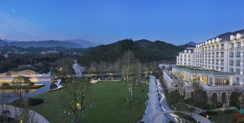 Номер Стандарт Двуспальная Кровать, Hilton Garden Inn Hangzhou Lu'niao