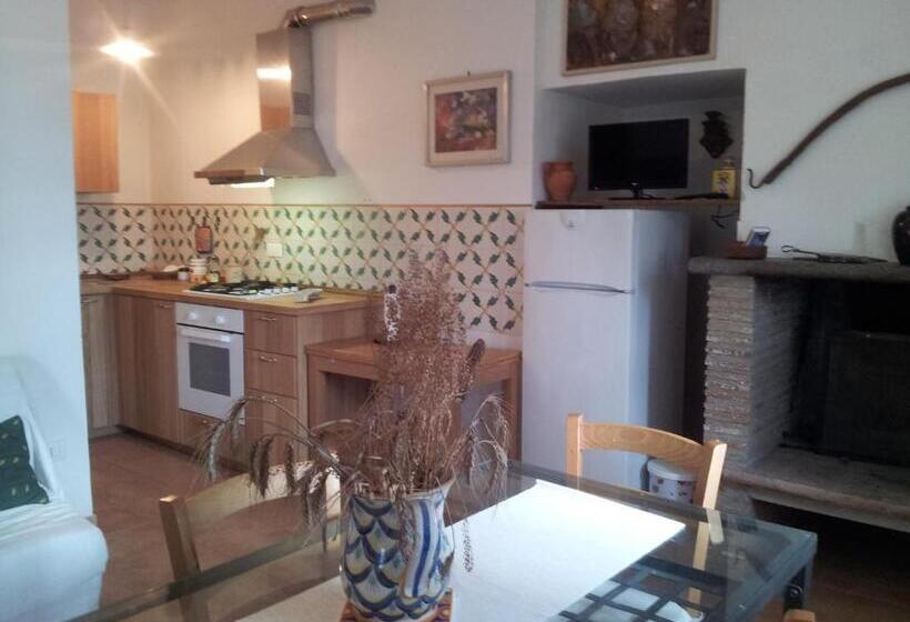 Apartamento 2 Dormitórios, Podere Conte Racani