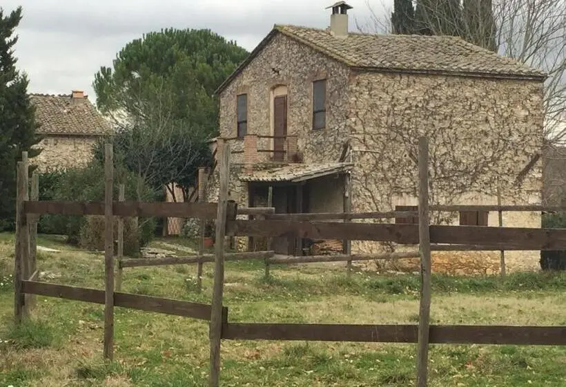 Huoneisto 3 Makuuhuonetta, Agriturismo Podere Conte Ràcani