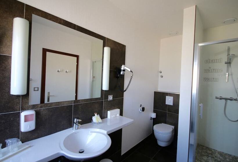 Трехместный Номер Deluxe, Restaurant Vaillant Proche Europapark Rulantica