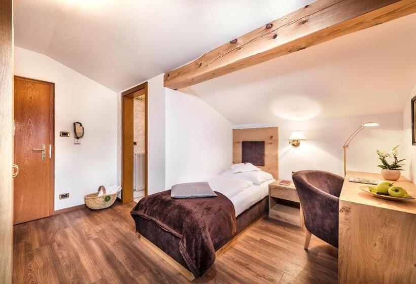 غرفة قياسية فردية مزودة بشُرفة, Alpwellhotel Burggräfler