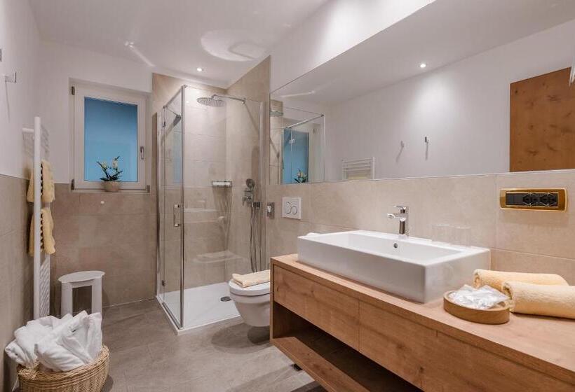 غرفة قياسية مزوَّدة بشُرفة, Alpwellhotel Burggräfler