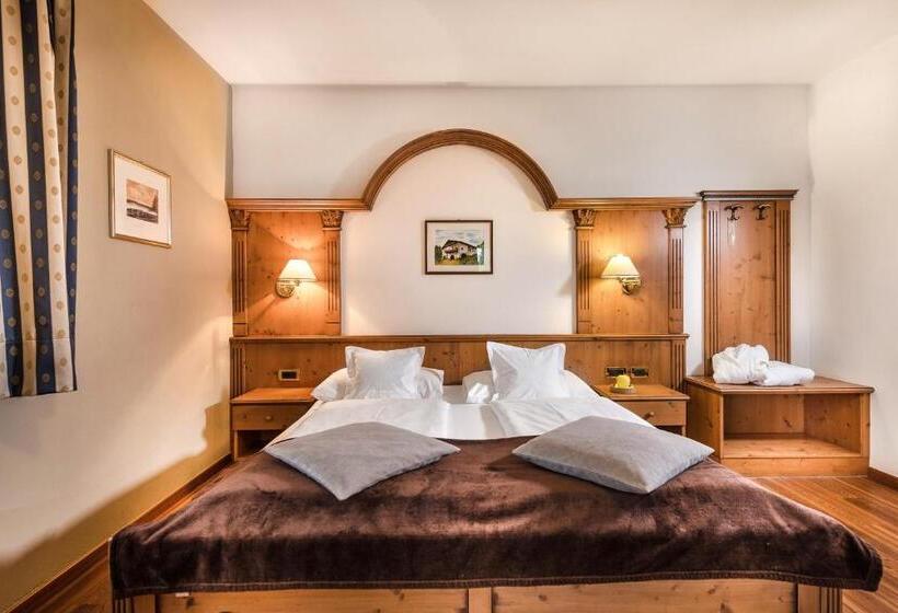 جناح, Alpwellhotel Burggräfler