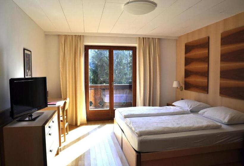 스탠다드 트리플 룸, Piné