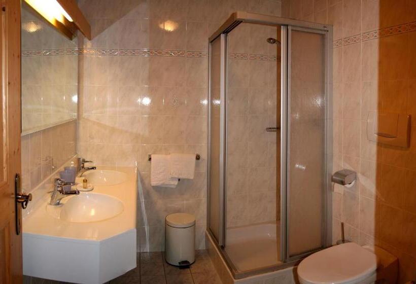 스탠다드 트리플 룸, Piné