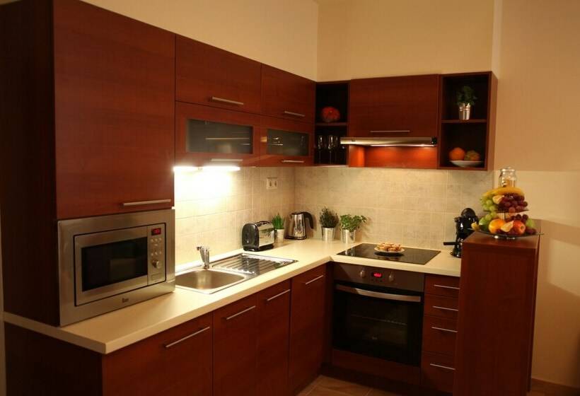 דירת חדר, Birdland Villapark