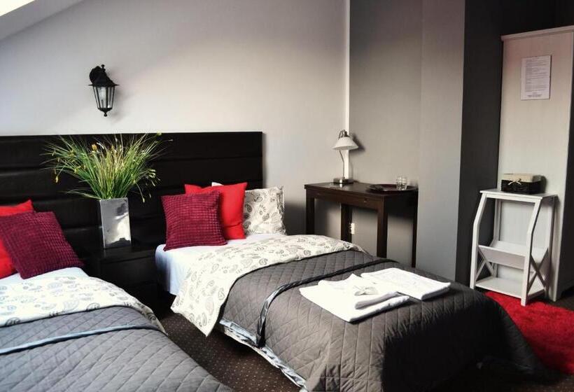 Номер Стандарт Трехместный, Graffit