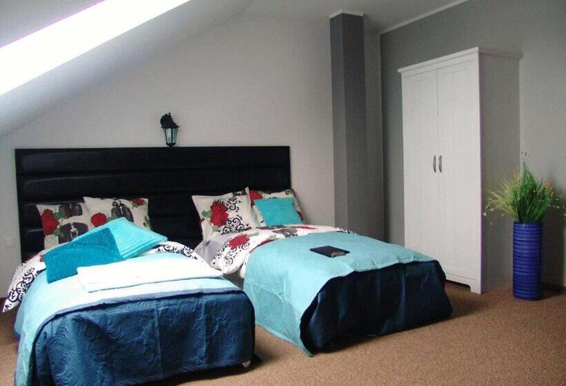 Номер Стандарт Трехместный, Graffit