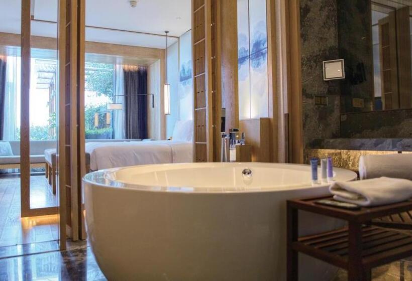 מיטת קינג בסוויטה, Indigo Dali Erhai, An Ihg