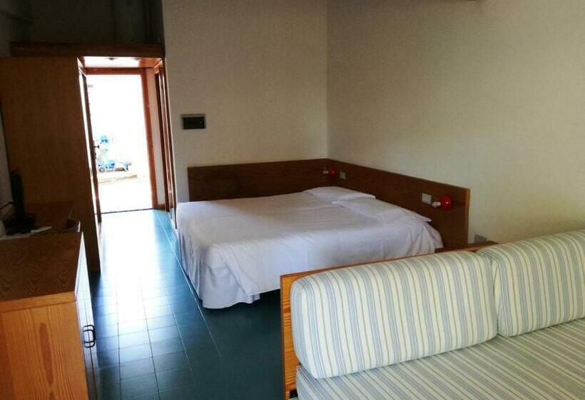 Четырехместный Номер Стандарт, Kyrie Isole Tremiti