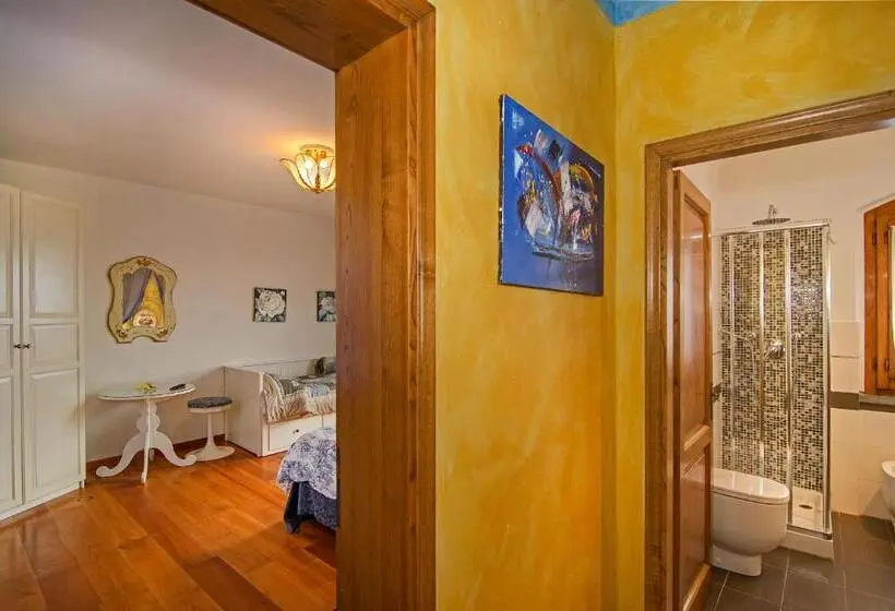 庭の見えるスタンダードトリプルルーム, La Casa Gialla