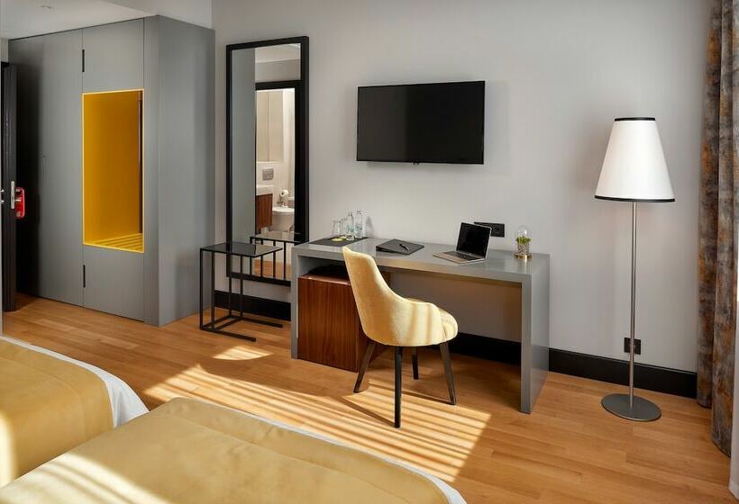 Номер Стандарт, Sia Split