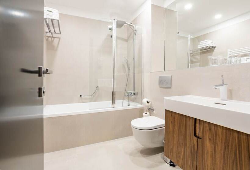 Номер Стандарт, Sia Split