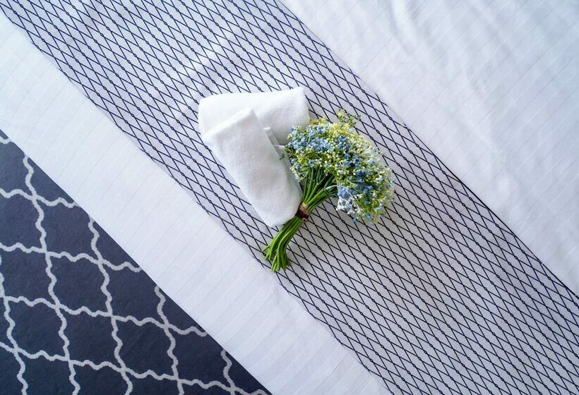 استودیوی سوپریور, Ploen Place Residence