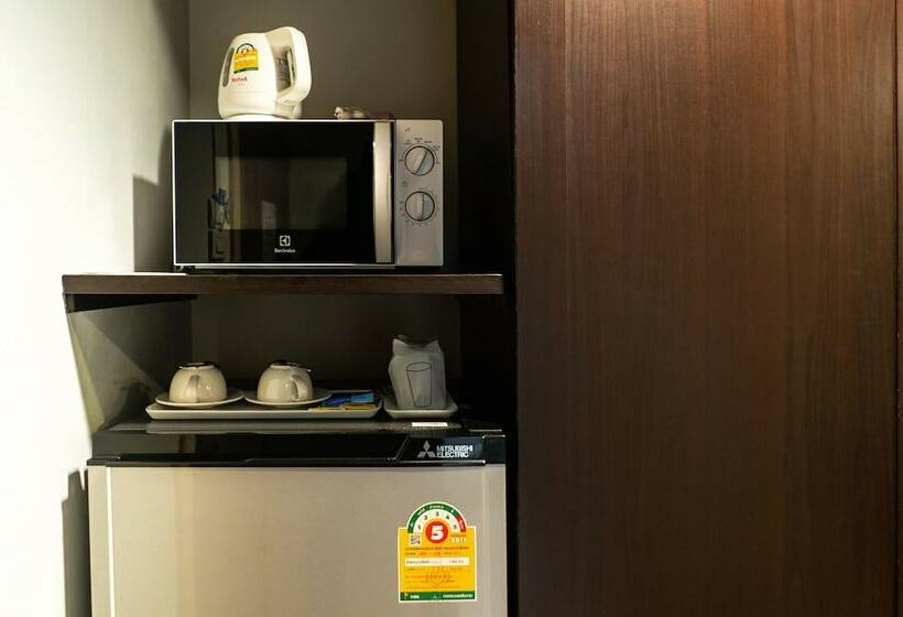 استودیوی سوپریور, Ploen Place Residence