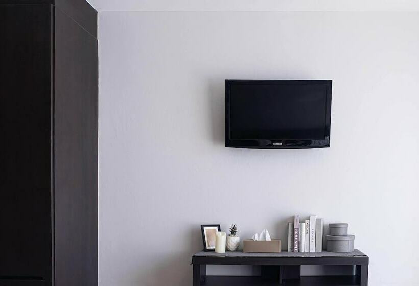 استودیوی سوپریور, Ploen Place Residence