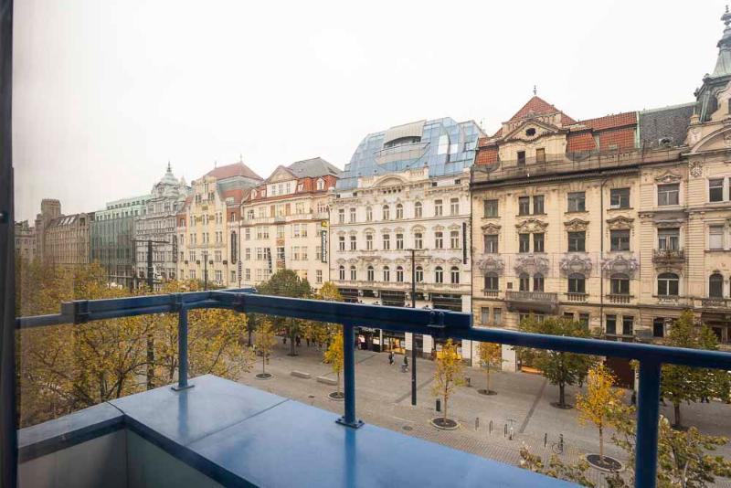 استودیوی سوپریور, Ploen Place Residence