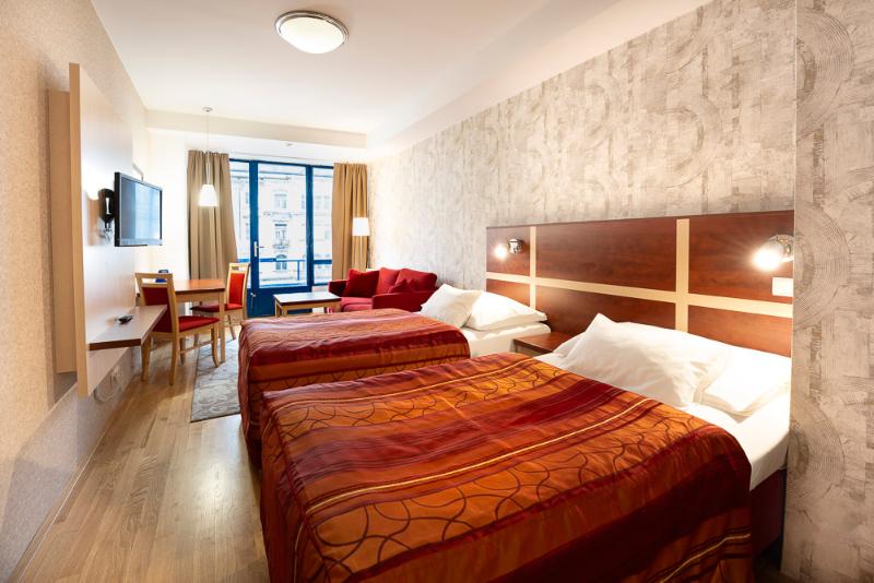 استودیوی سوپریور, Ploen Place Residence